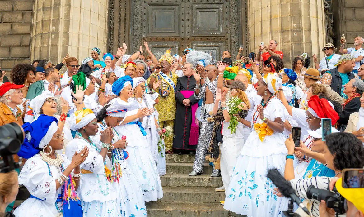 No momento você está vendo Padre impede Lavagem da Madeleine, celebração afro-brasileira em Paris