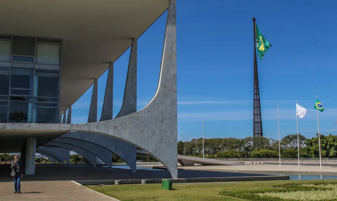 No momento você está vendo Frente de prefeitos apresenta carta com propostas aos presidenciáveis