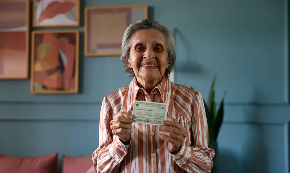 No momento você está vendo Campanha incentiva voto de quem tem mais de 70 anos