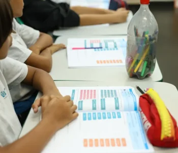 Prazo para escolas escolherem livros didáticos para 2027 termina hoje