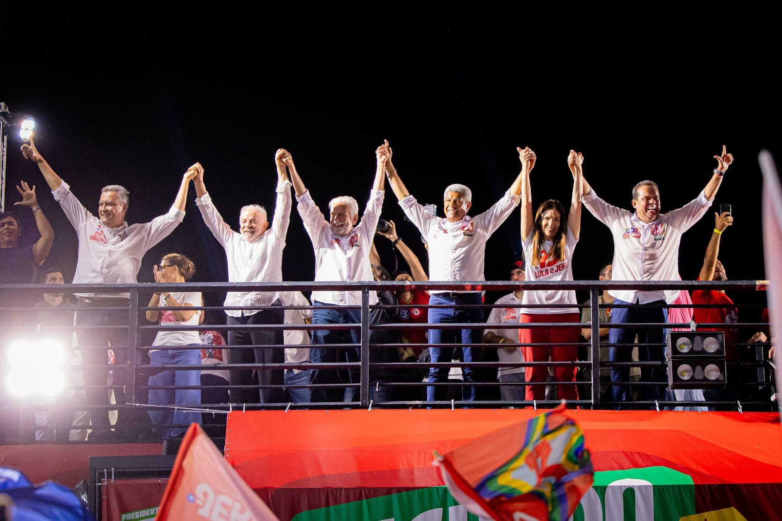 No momento você está vendo Jerônimo chama de farsa o voto “Lula-Neto” e convoca a Bahia para vencer