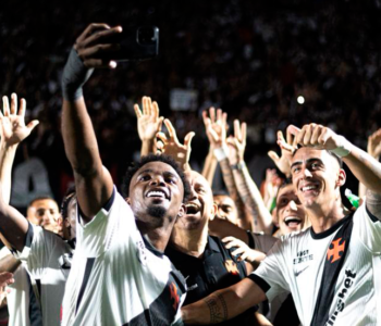 Vasco vence no Barradão e desclassifica o Vitória