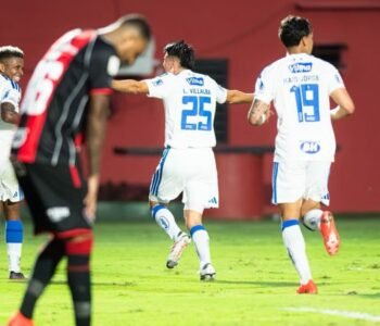 Leão leva virada da Raposa na Toca