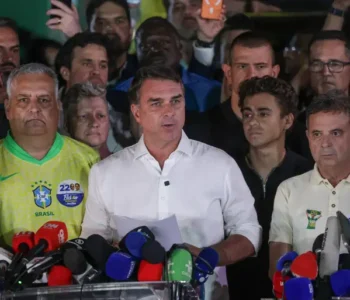 Flávio Bolsonaro ficará sem cargo e sem foro privilegiado em 2027