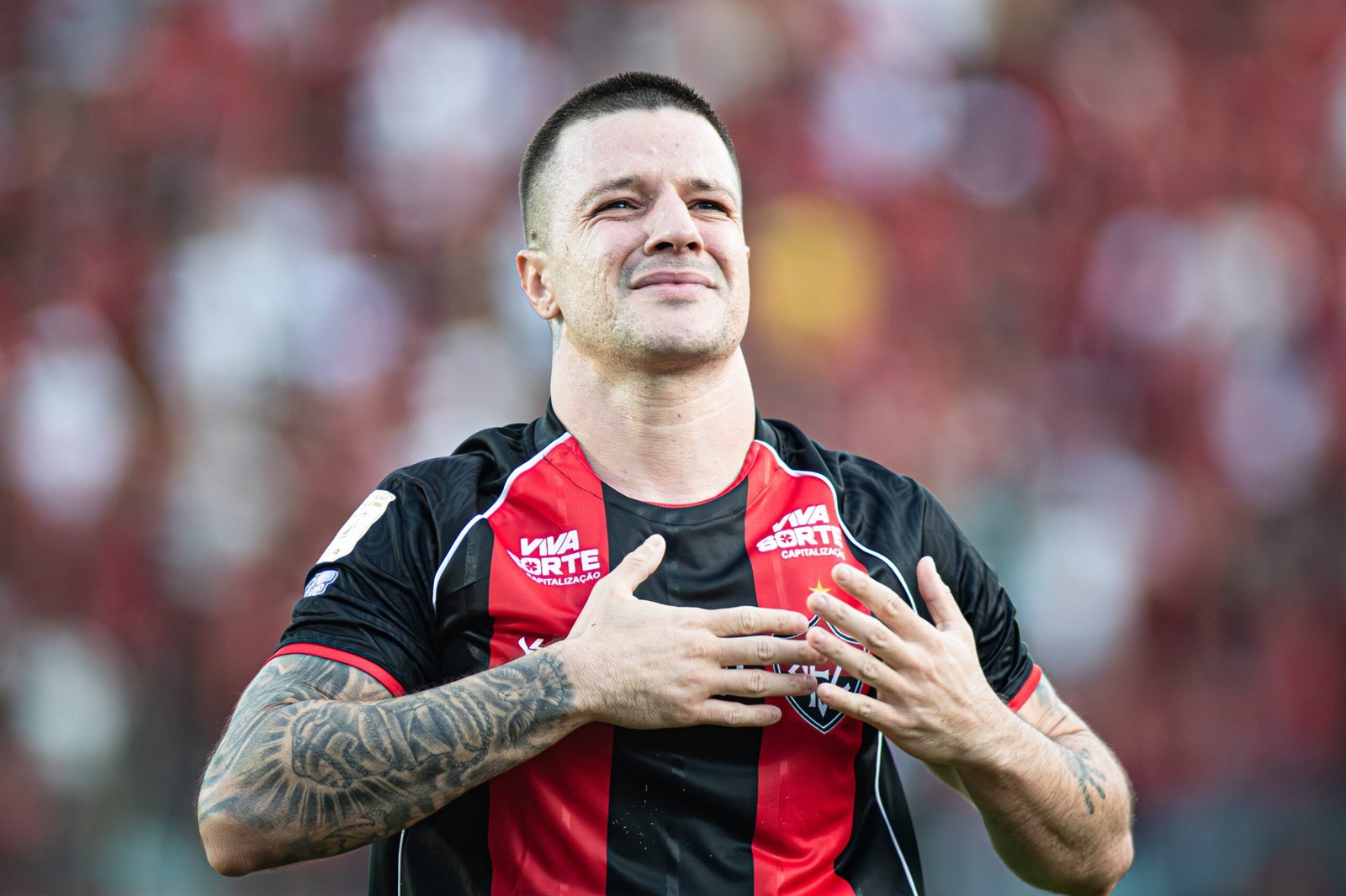 No momento você está vendo Leão se enrola no Furacão no Barradão e torcedor vaia