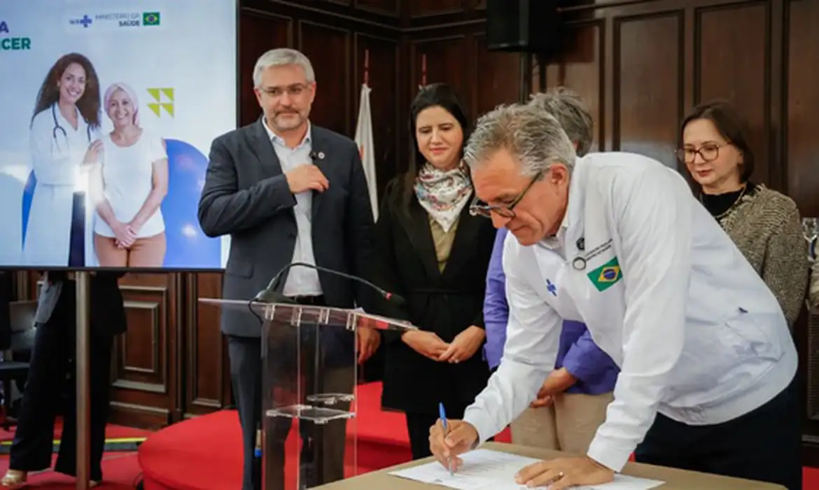 No momento você está vendo Saúde inicia oferta de novos medicamentos oncológicos no SUS