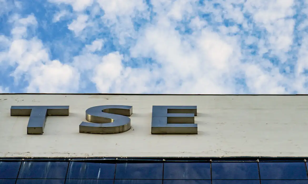 No momento você está vendo TSE dá 24 horas para Meta dar informações sobre igualdade de campanhas