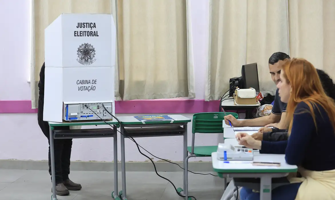 No momento você está vendo Eleições 2026: oito partidos vão comandar 26 estados e o DF