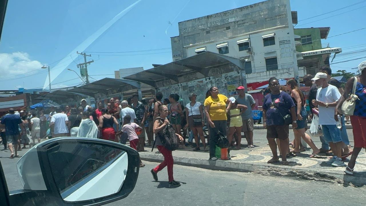 No momento você está vendo PT denuncia escassez de ônibus em Salvador para prejudicar Lula