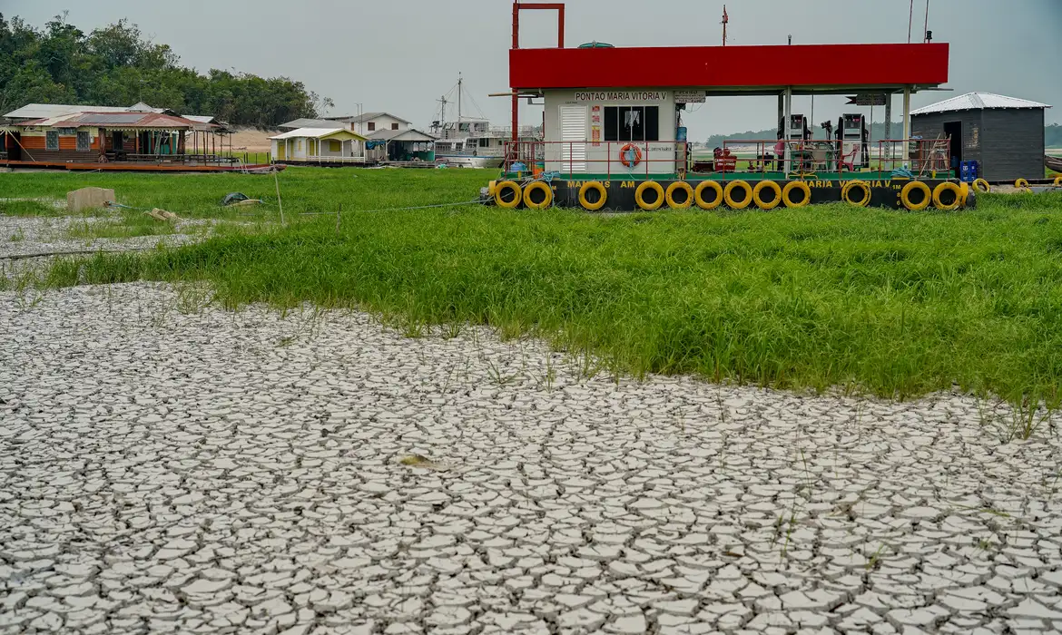 No momento você está vendo Campanha arrecada alimentos para afetados por seca no Amazonas