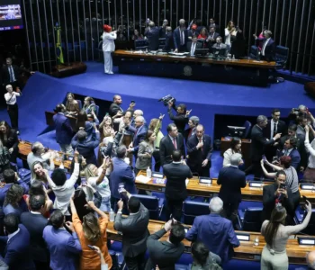 Imprensa estrangeira vê vitória de Lula em aprovação do fim da 6×1