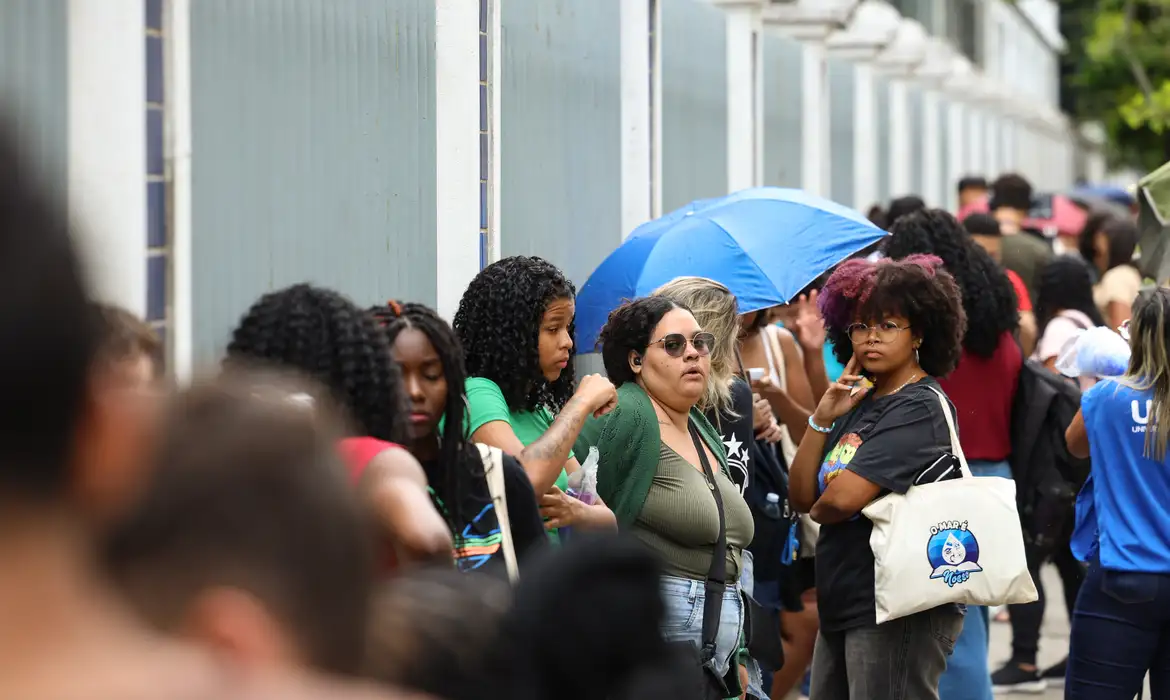 No momento você está vendo Enem: mulheres e pardos lideram inscrições; confira o painel do Inep